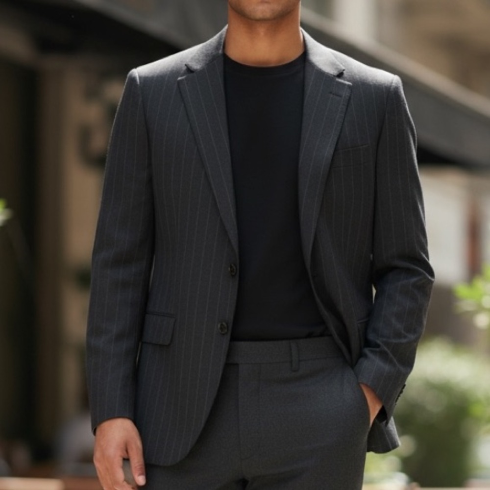Corneliani Grey Pinstripe Virgin Wool Suit Men's Size 48R / 38R